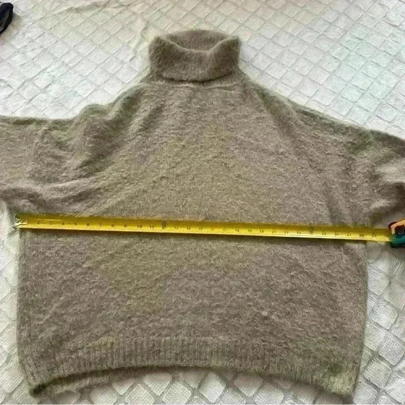 Express Fuzzy Turtleneck Sweater - Picture 9 of 11